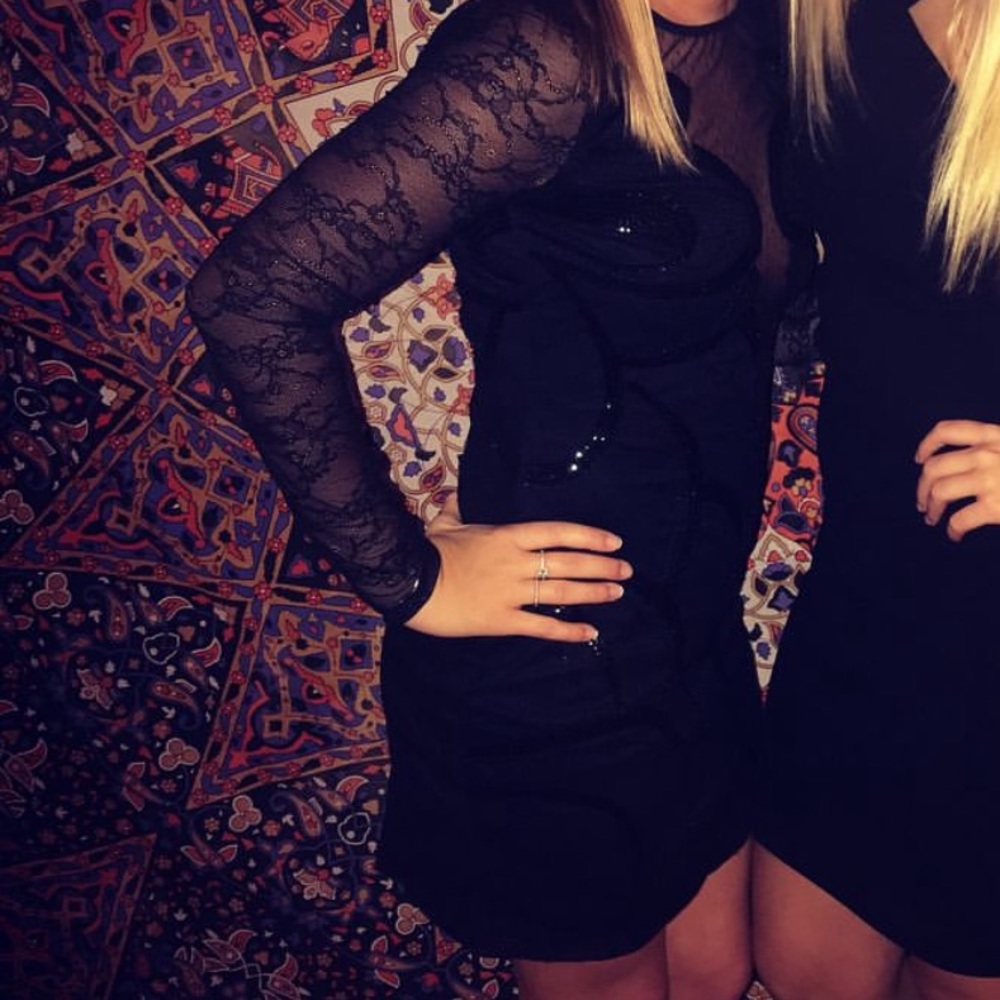 Dress - Picture 5 of 5